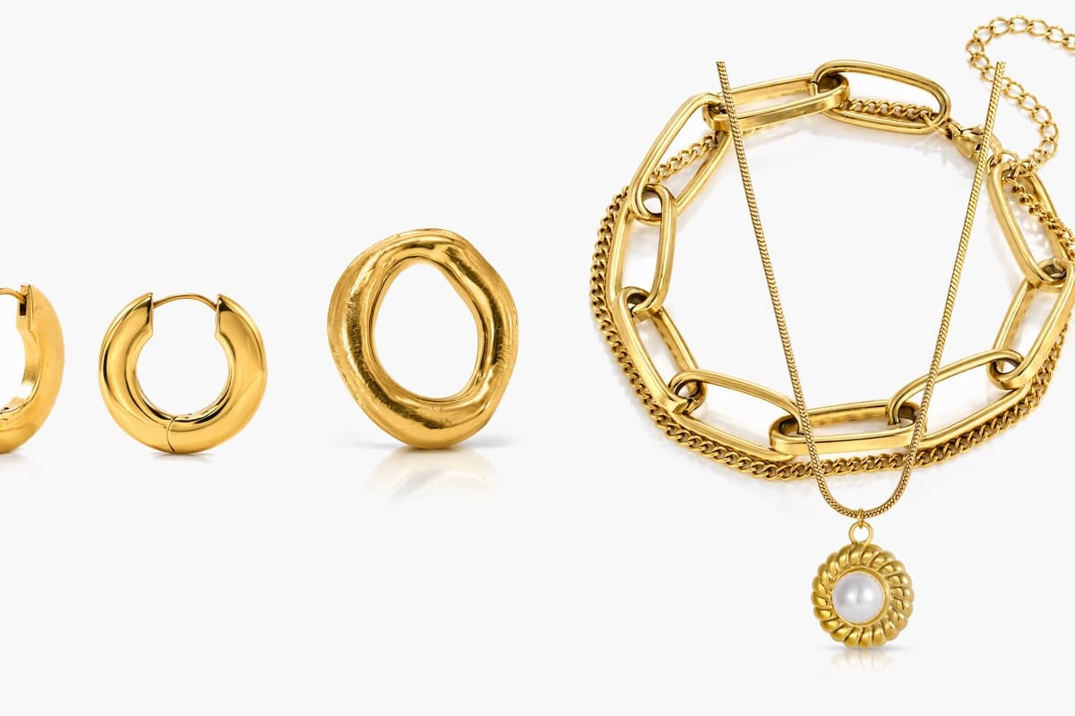 Chunky U-Shape Huggie Earrings