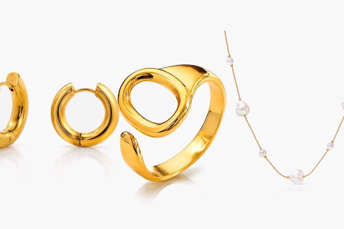 Dainty Heart Station Necklace