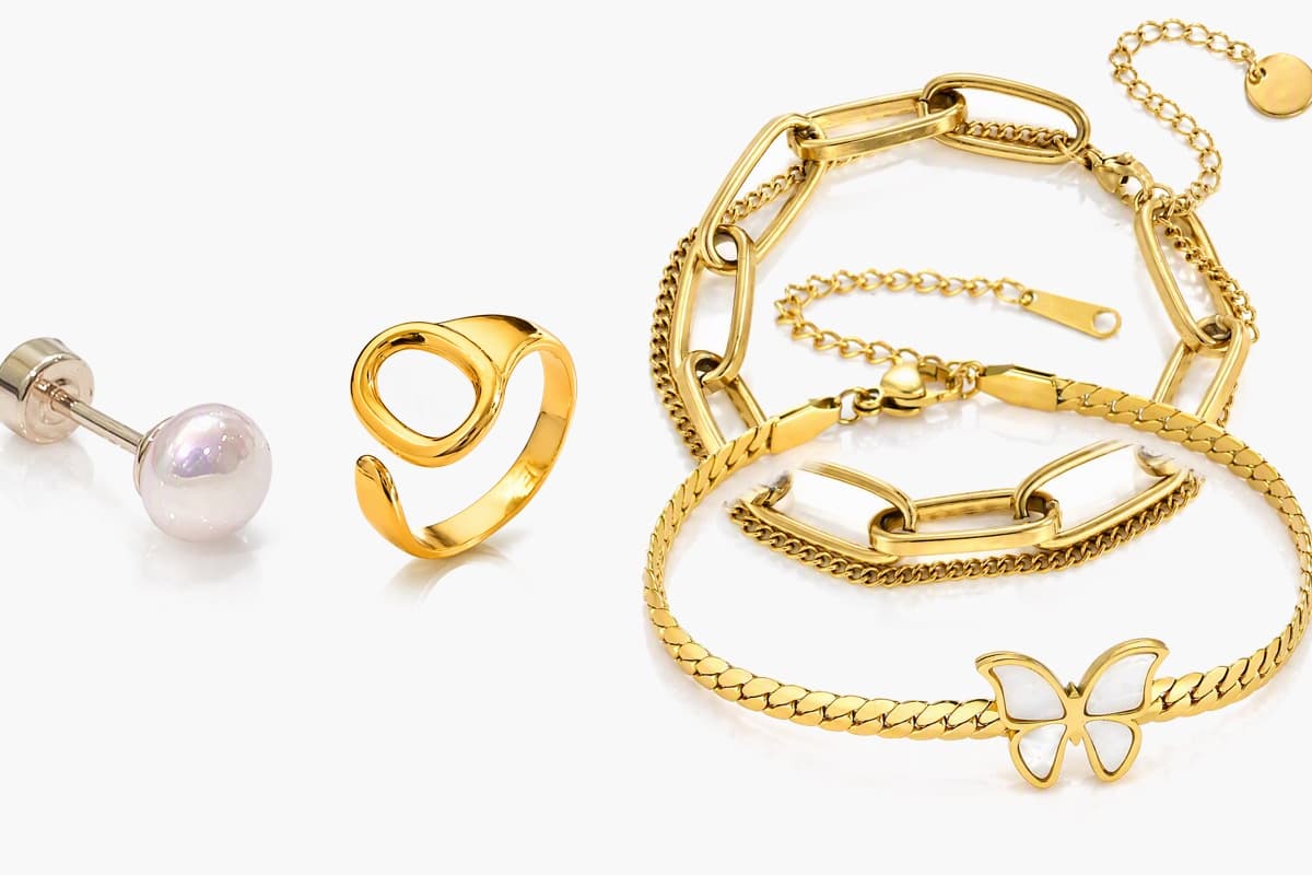 Dainty Single Stone Stud Earrings