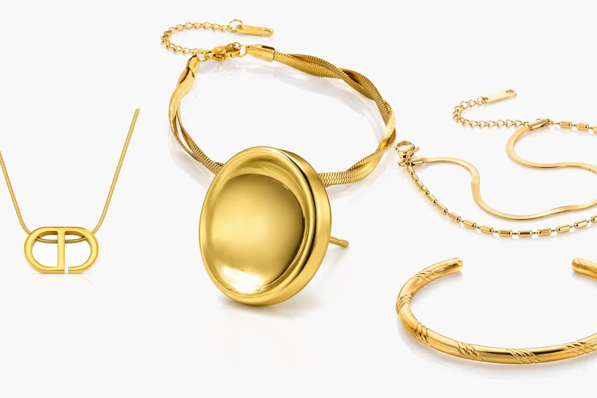 Minimalist Oval Stud Earrings