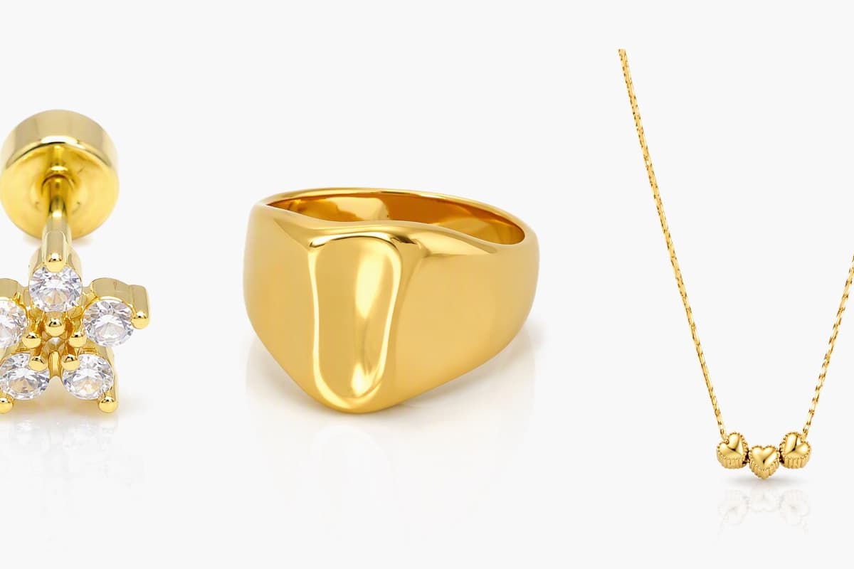 Dainty Flower Stud Earrings