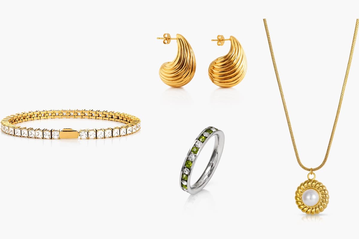 Ribbed Teardrop Stud Earrings
