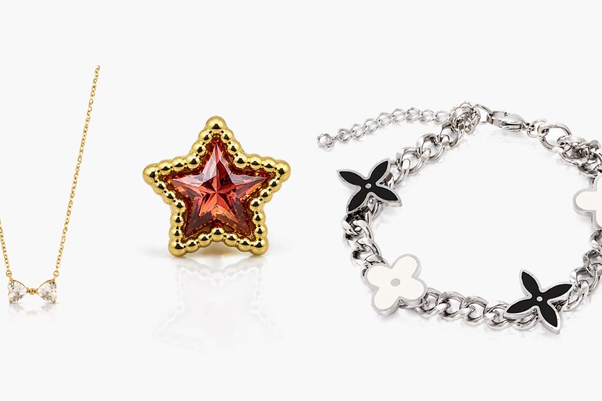 Dainty Star Stud Earrings