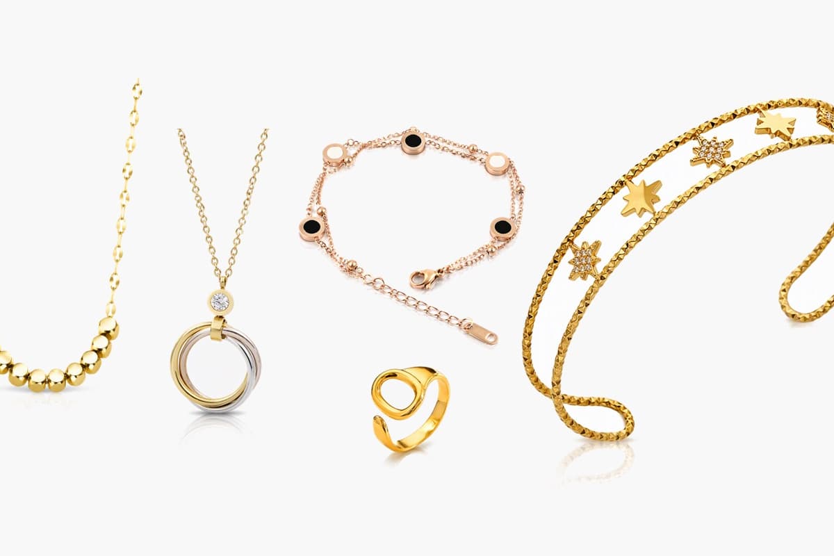 Minimalist Interlocking Rings Pendant Necklace