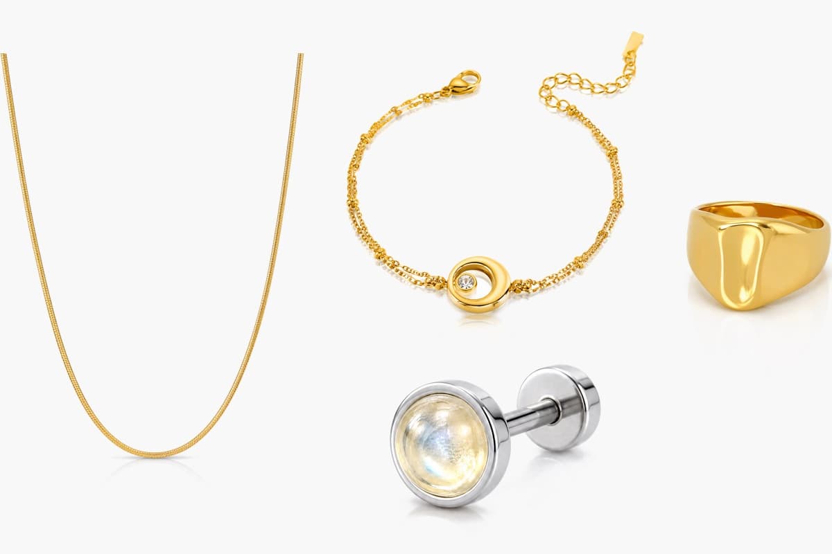 Dainty Round Stud Earrings