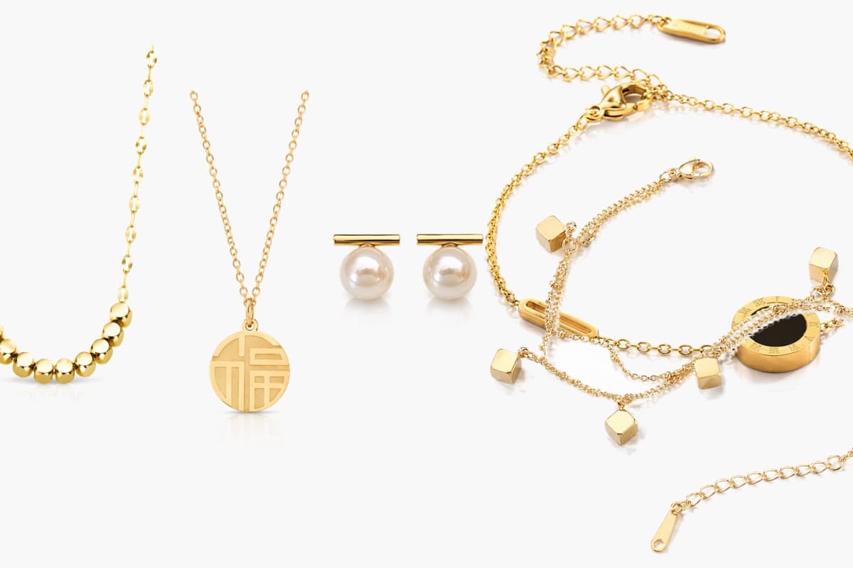Dainty Round Disc Pendant Necklace