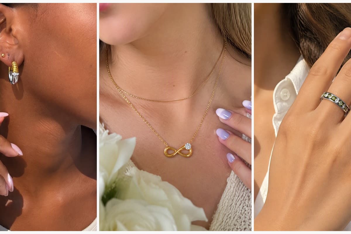 Elegant Ribbed Huggie Earrings