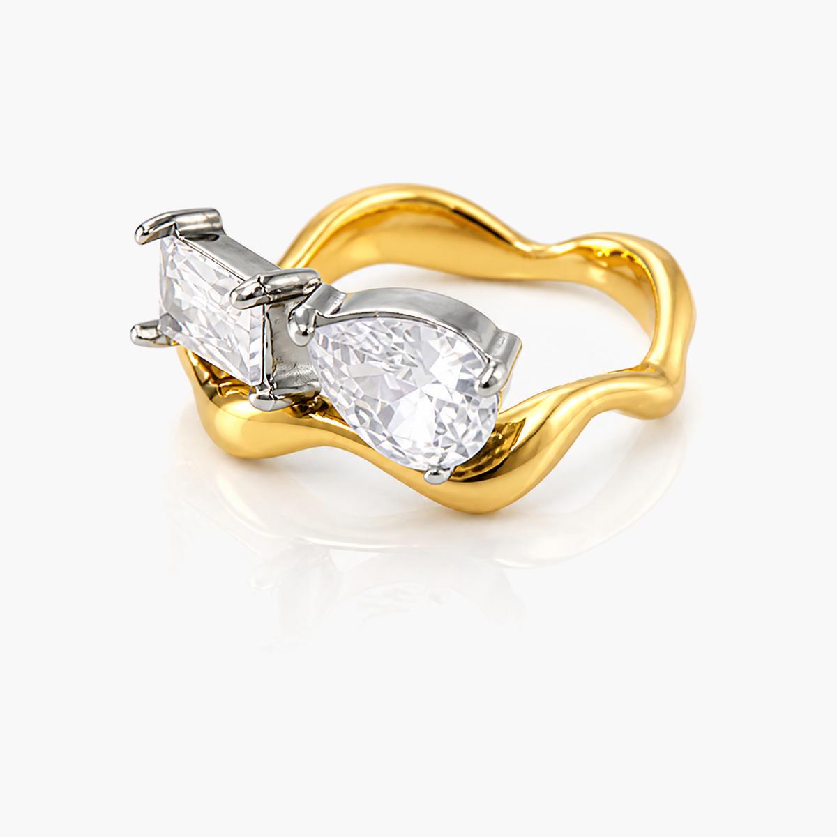 Twisted Band Ring