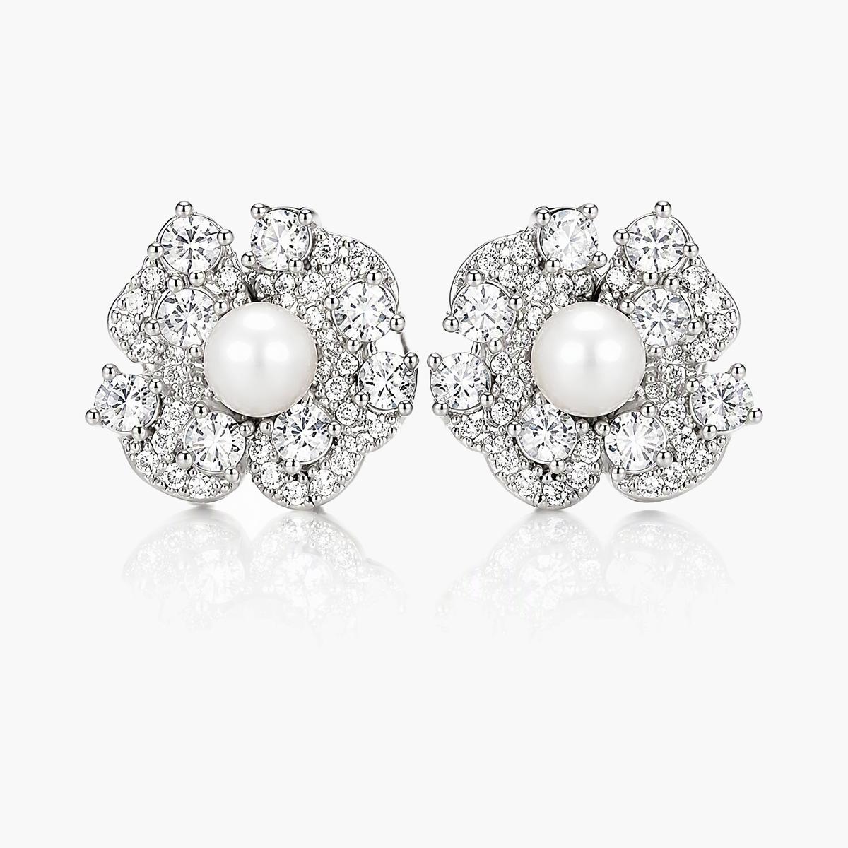 Elegant Pearl Flower Stud Earrings