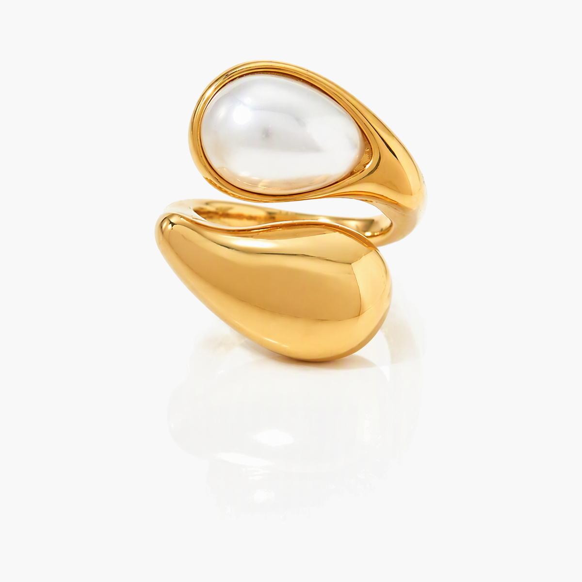 Elegant Teardrop Pearl Ring