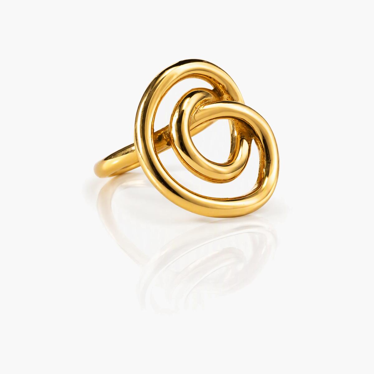Trendy Interlocking Loops Ring