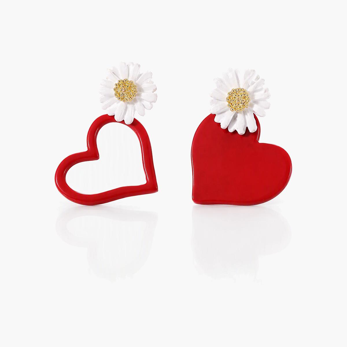 Cute Daisy Heart Stud Earrings