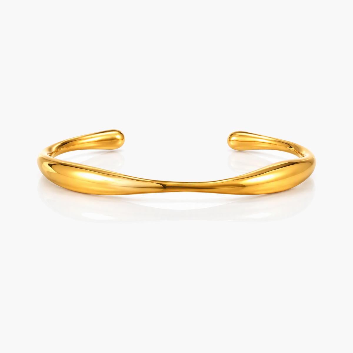 Minimalist Twisted Band Bangle