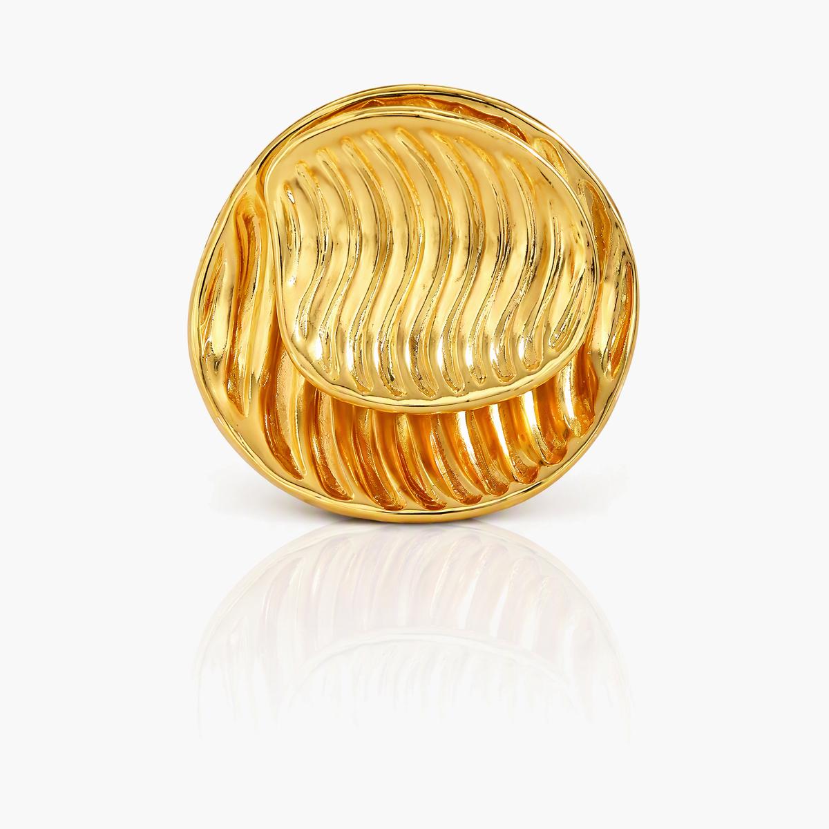 Wavy Disc Stud Earrings