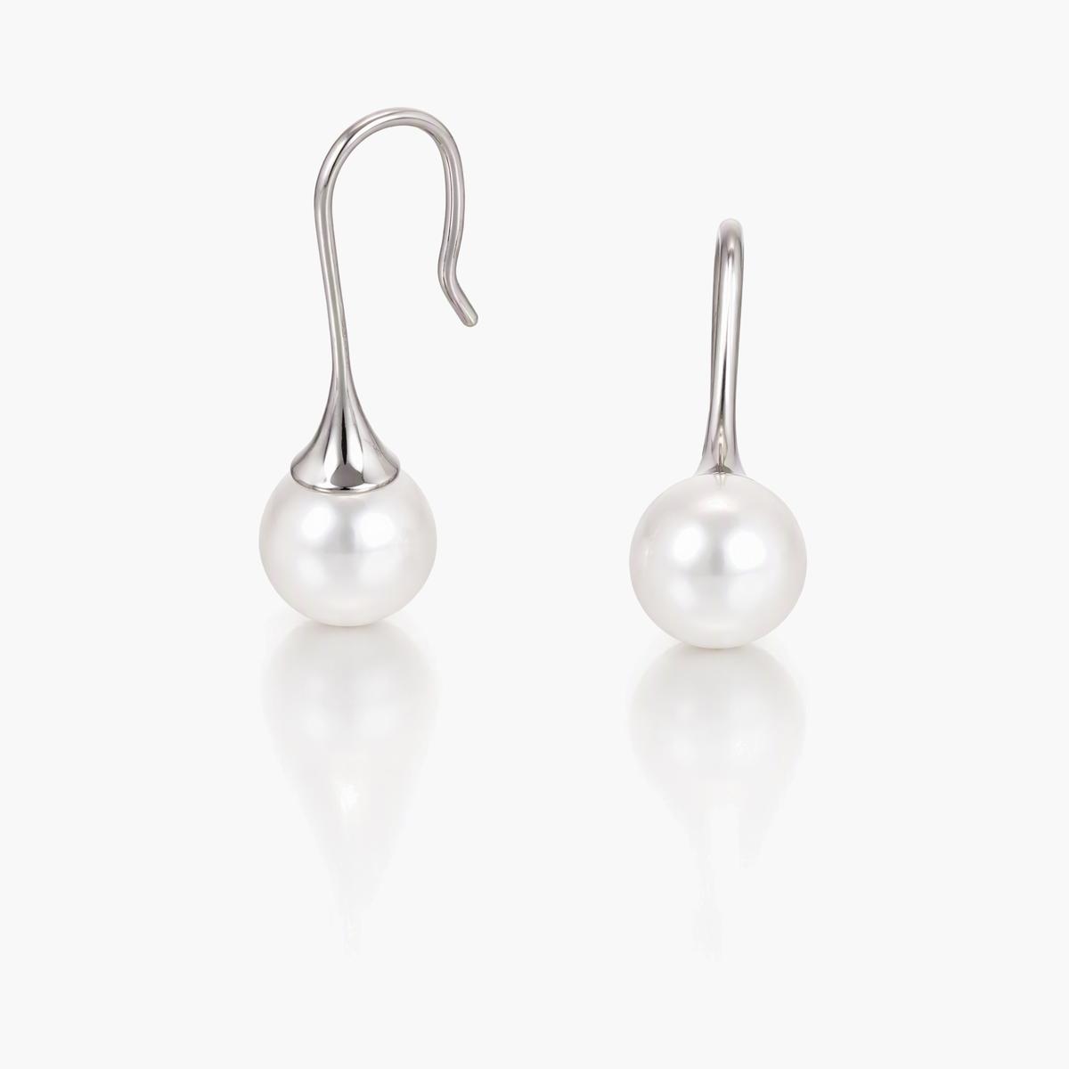 Minimalist Pearl Drop Earrings