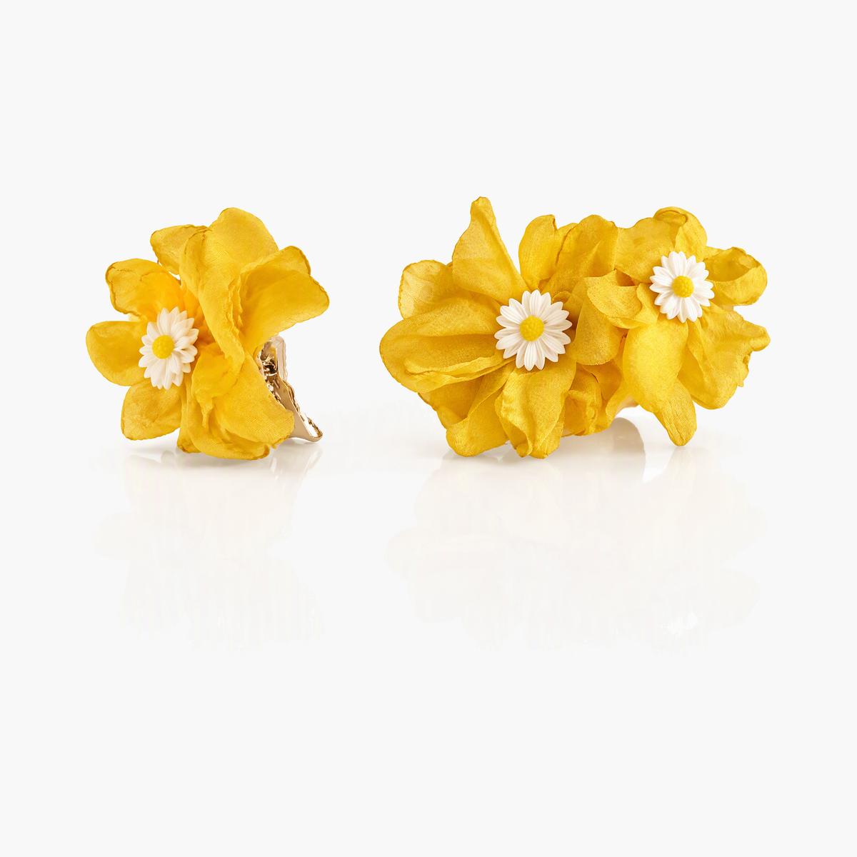 Dainty Flower Drop Earrings
