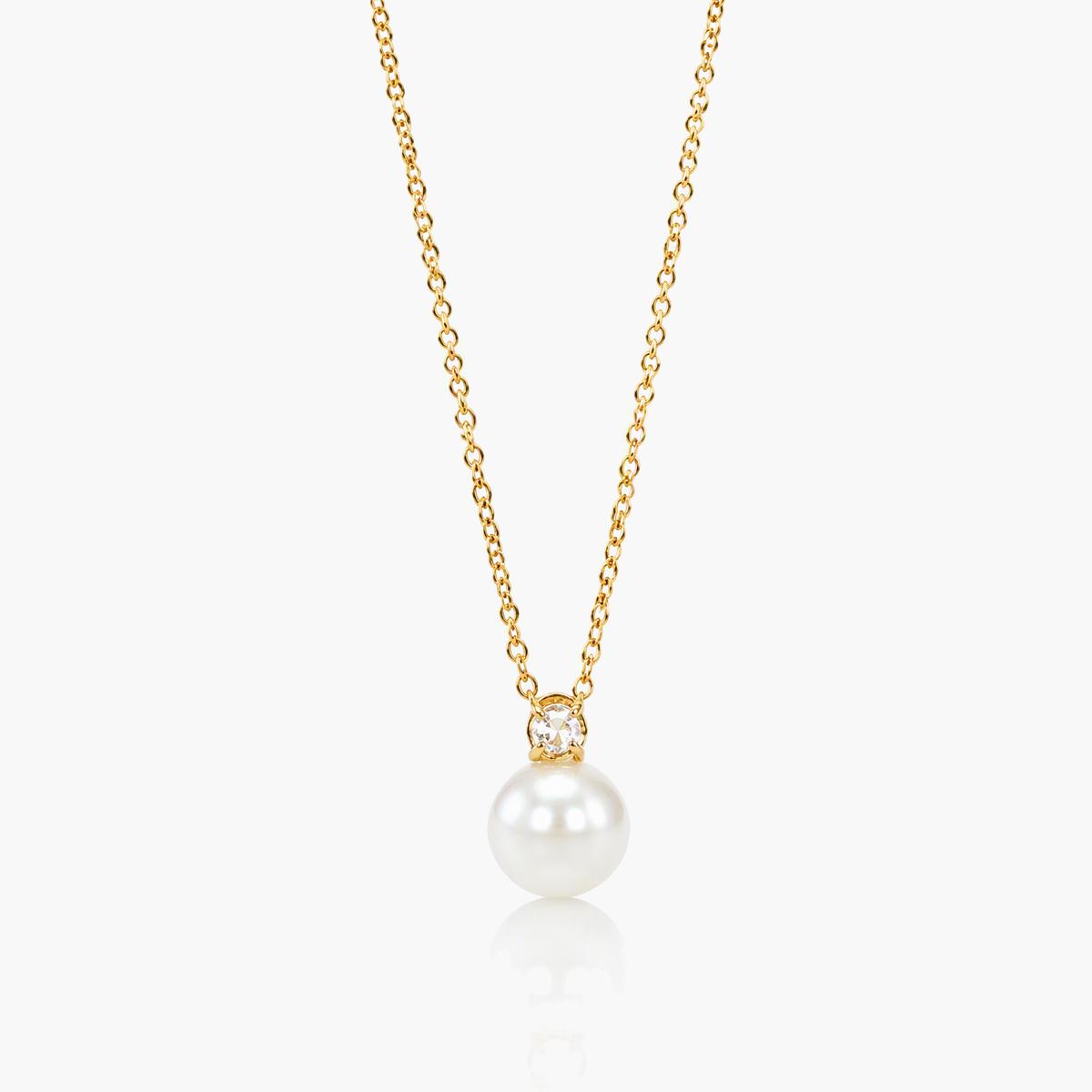 Dainty Pearl Pendant Necklace