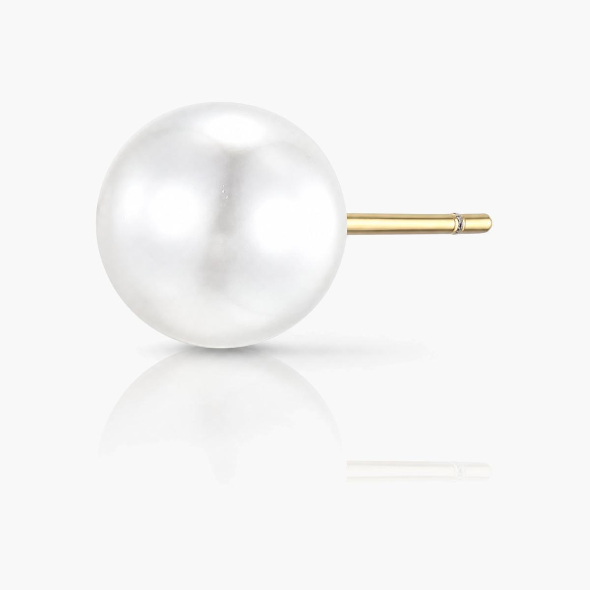 Minimalist Round Pearl Stud Earrings
