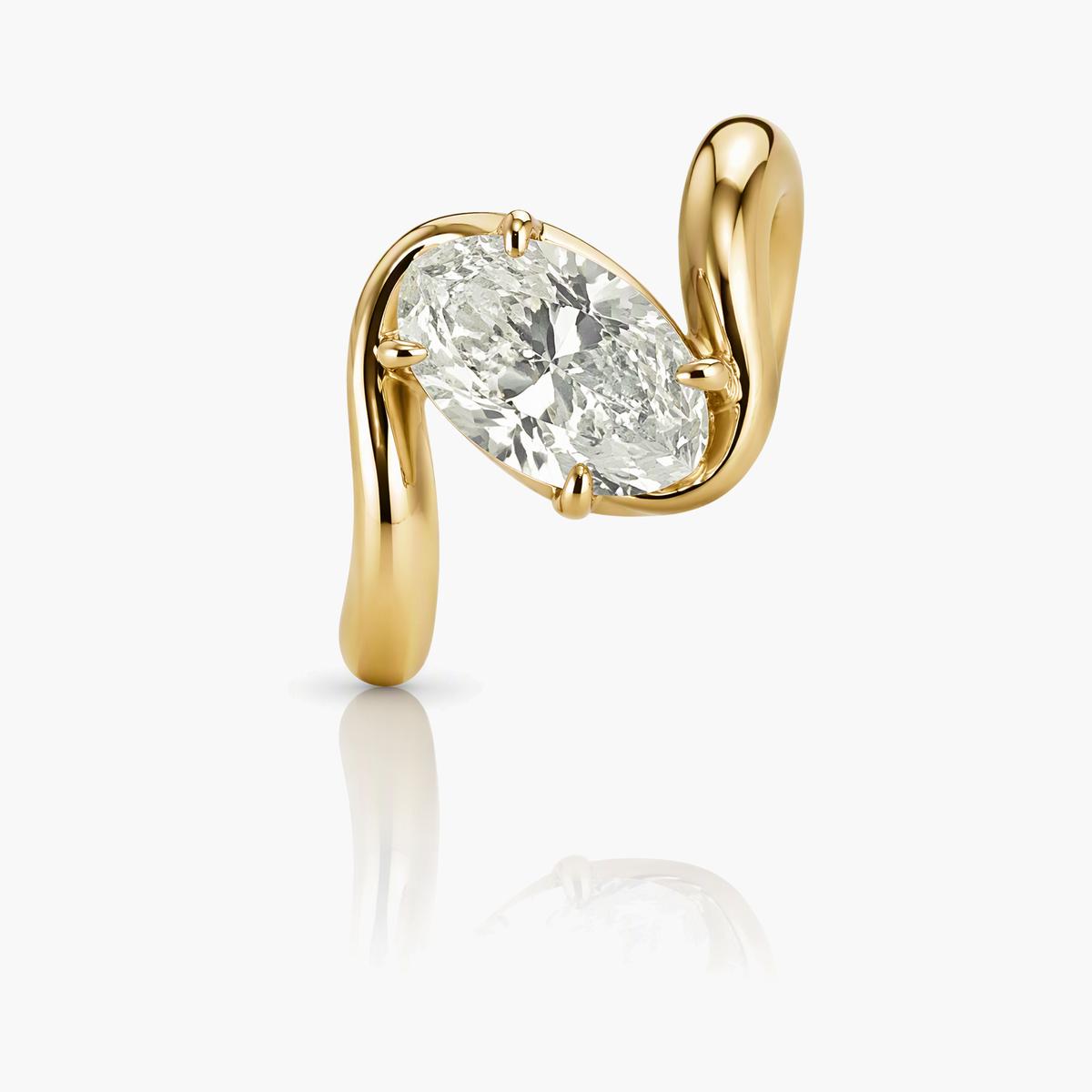 Elegant Twisted Band Ring