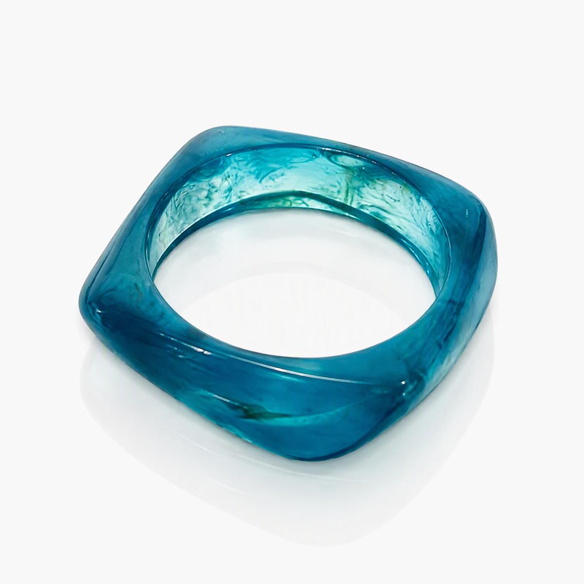 Chunky Twisted Band Bangle
