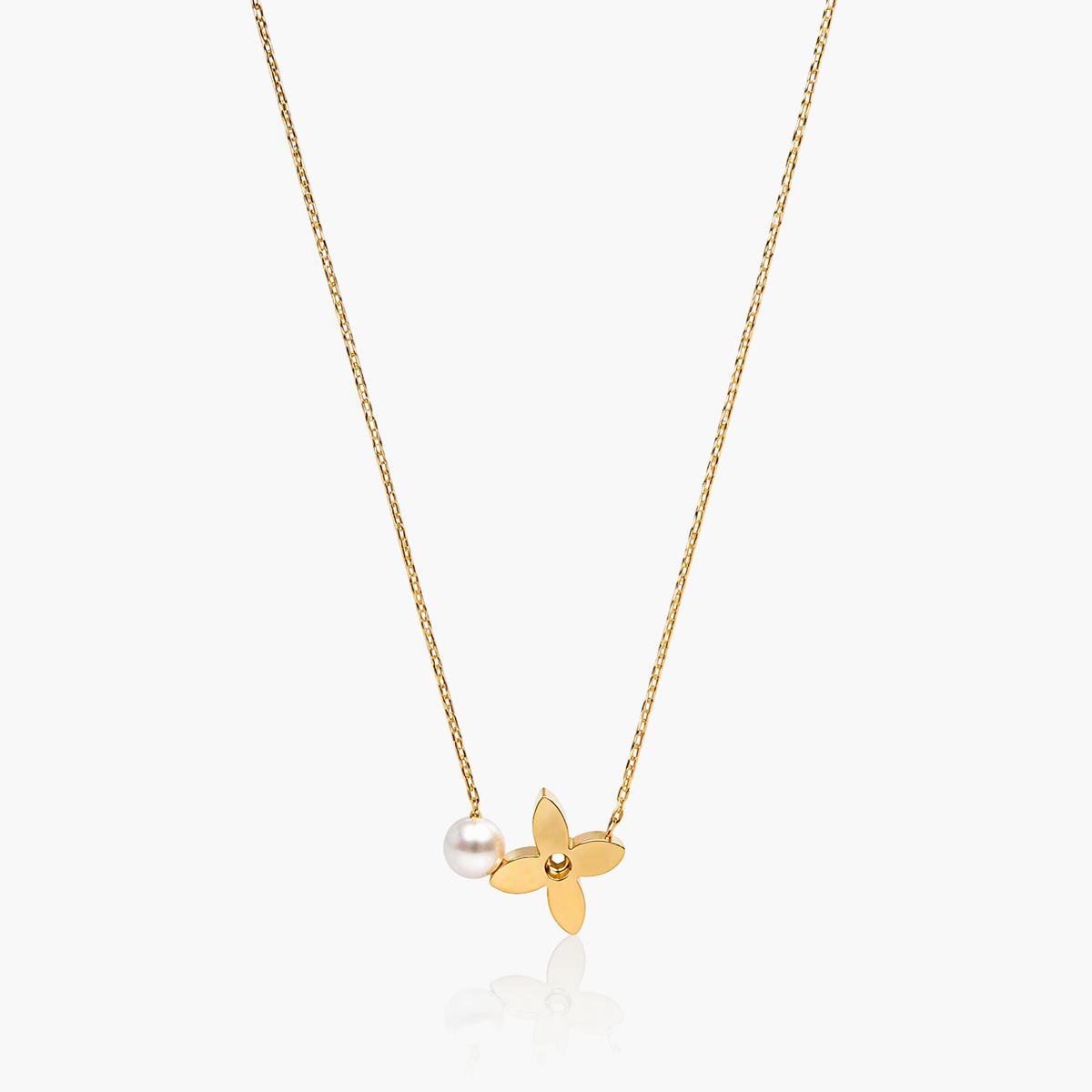 Dainty Flower Pearl Necklace