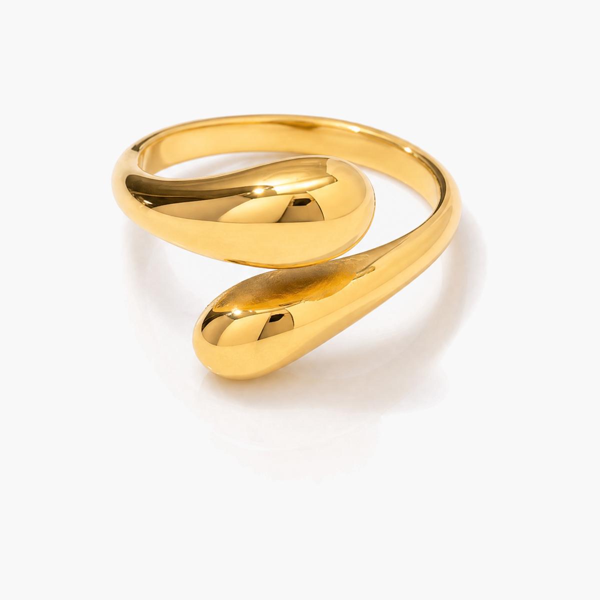 Twisted Band Ring