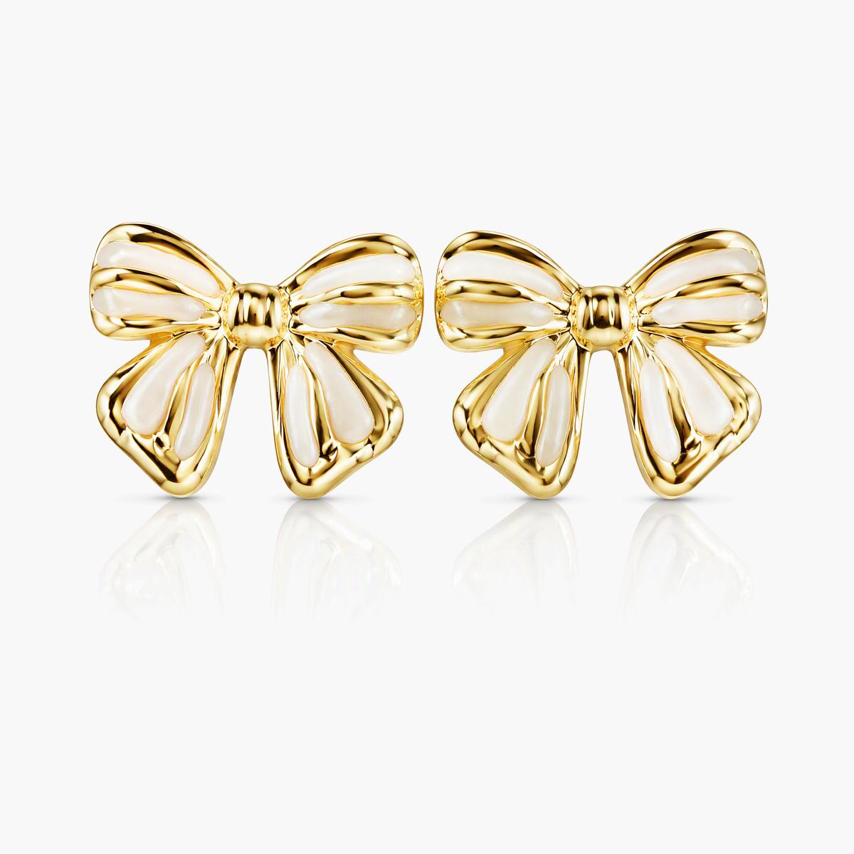 Dainty Shell Stud Earrings