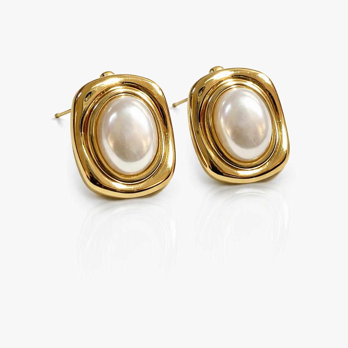Vintage Oval Pearl Stud Earrings