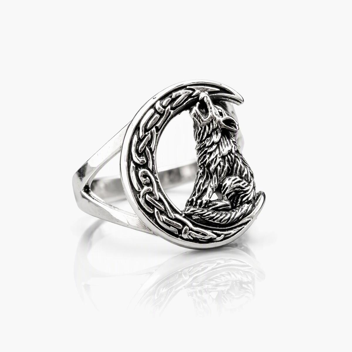 Vintage Howling Wolf Moon Ring