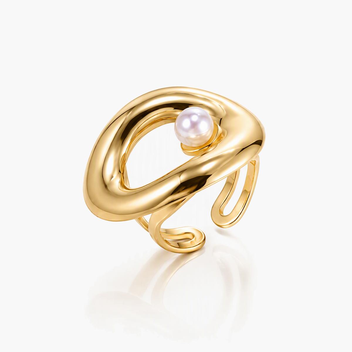 Oval Pearl Ring