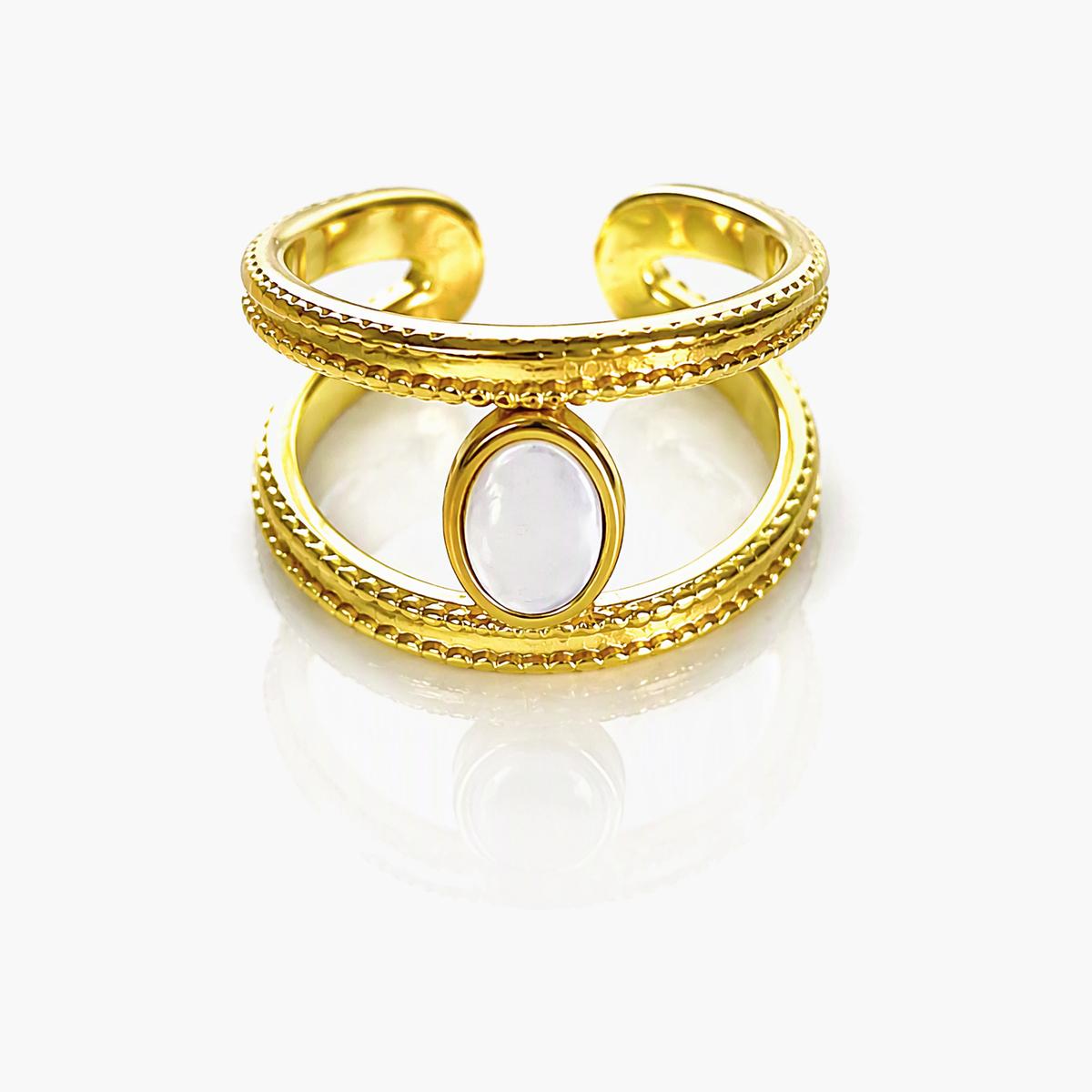 Twisted Band Ring