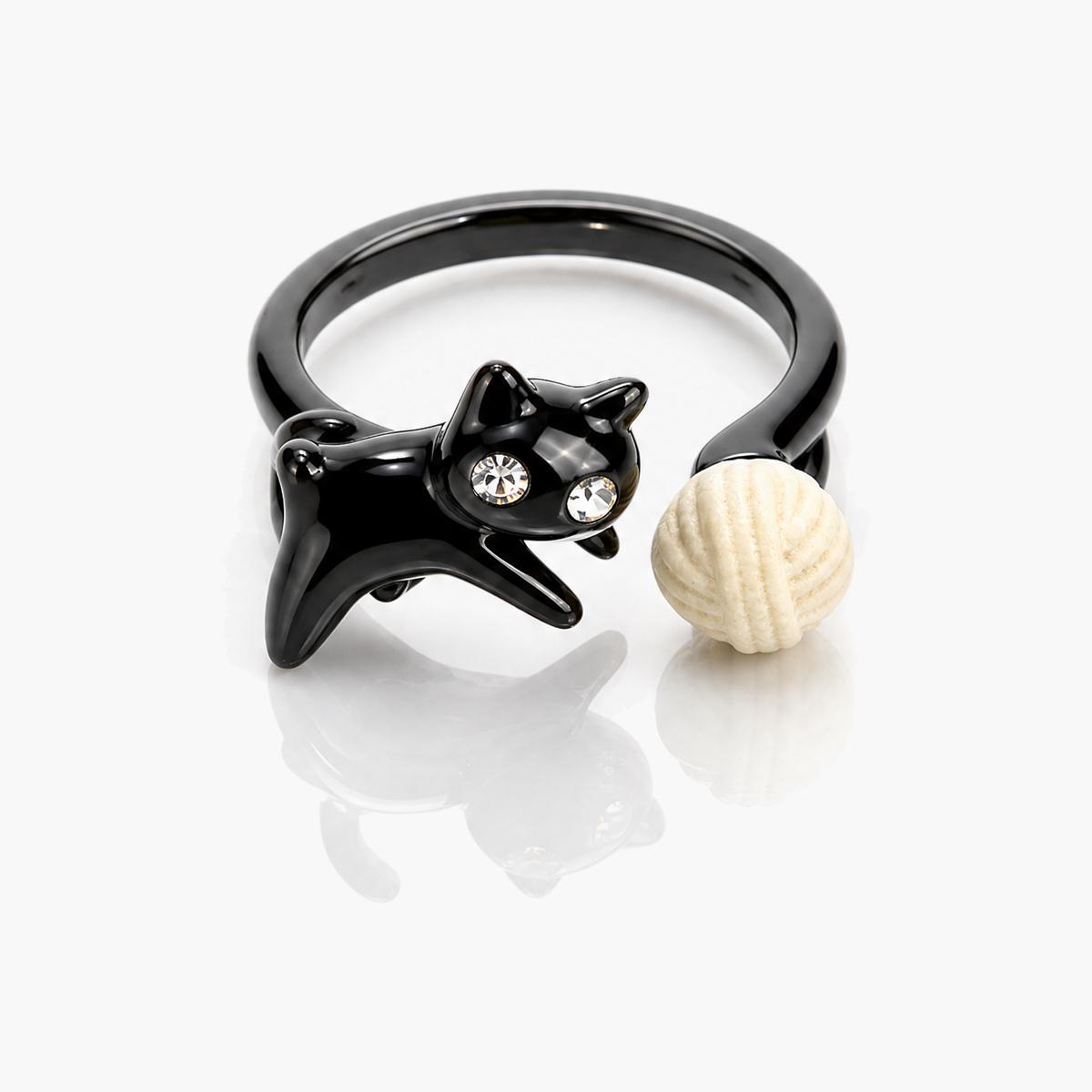 Cute Cat And Yarn Ball Ring