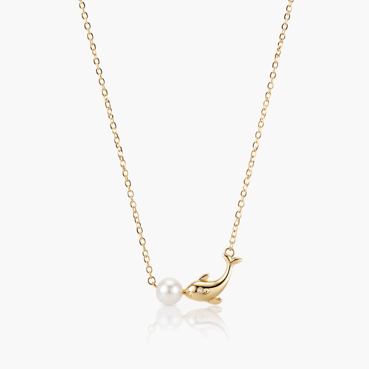 Dainty Whale Pearl Pendant Necklace
