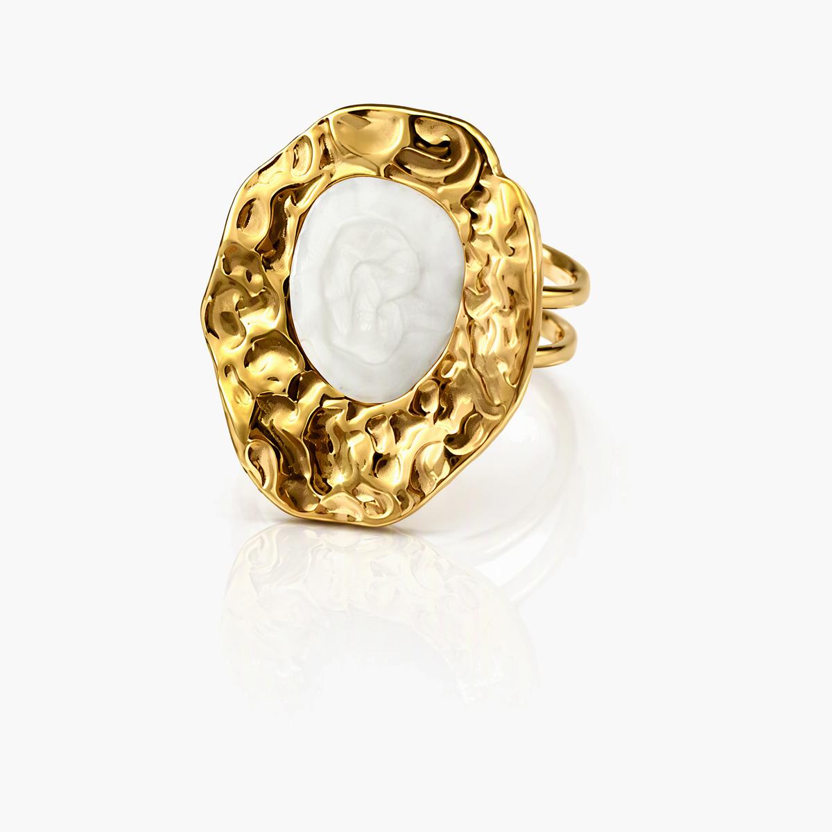 Vintage Oval Cameo Ring
