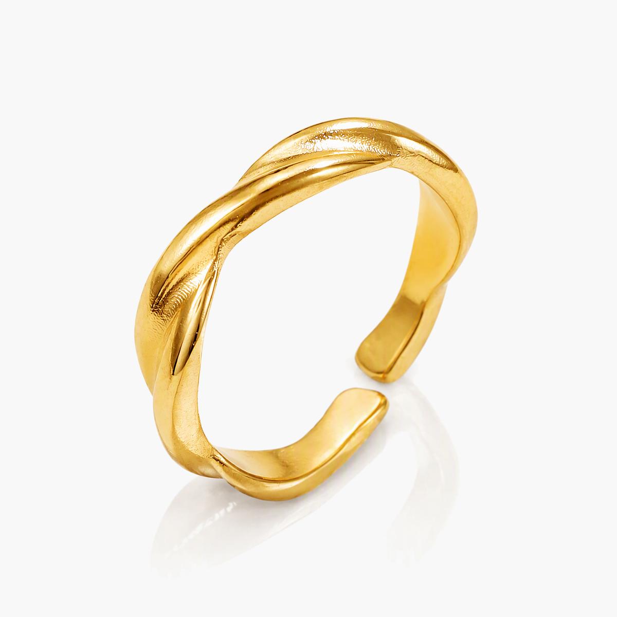 Twisted Band Ring