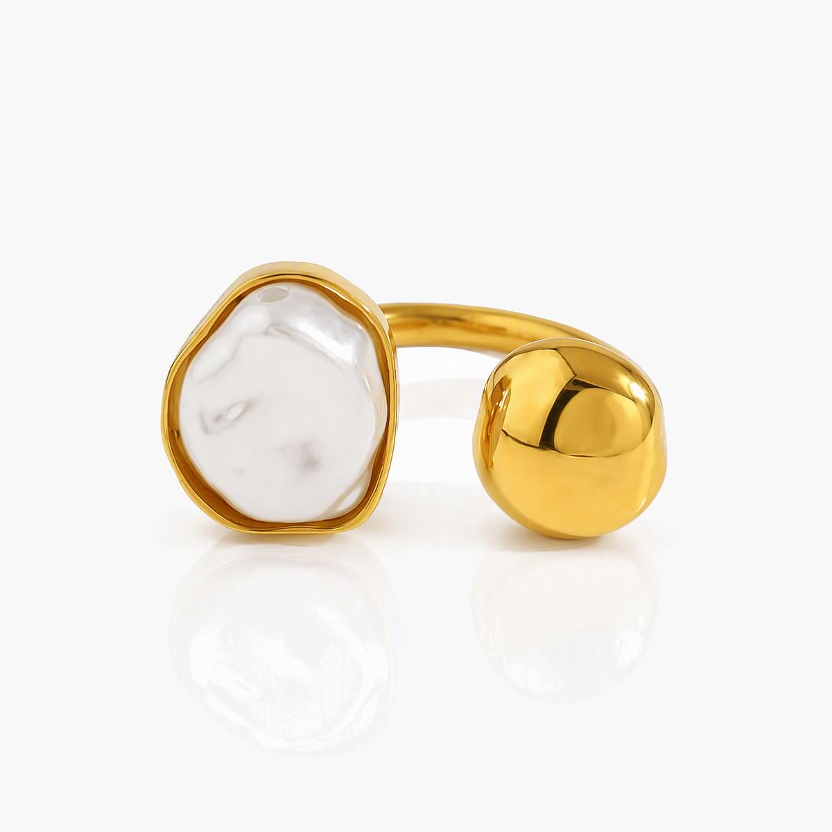 Asymmetric Pearl and Sphere Ring