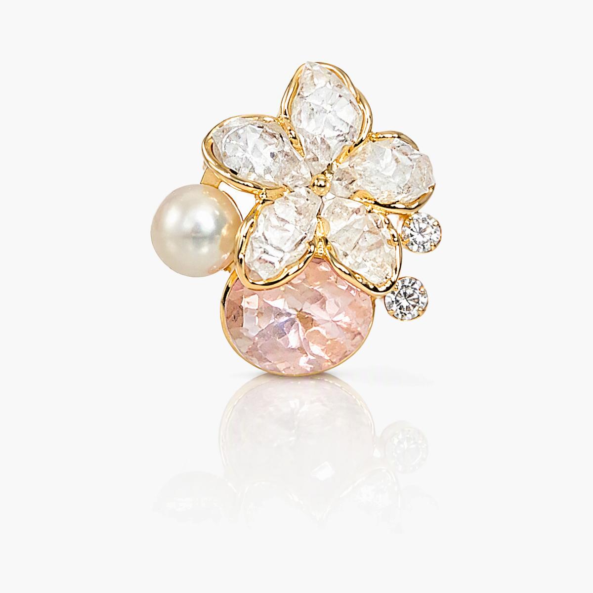 Dainty Flower Pearl Stud Earrings