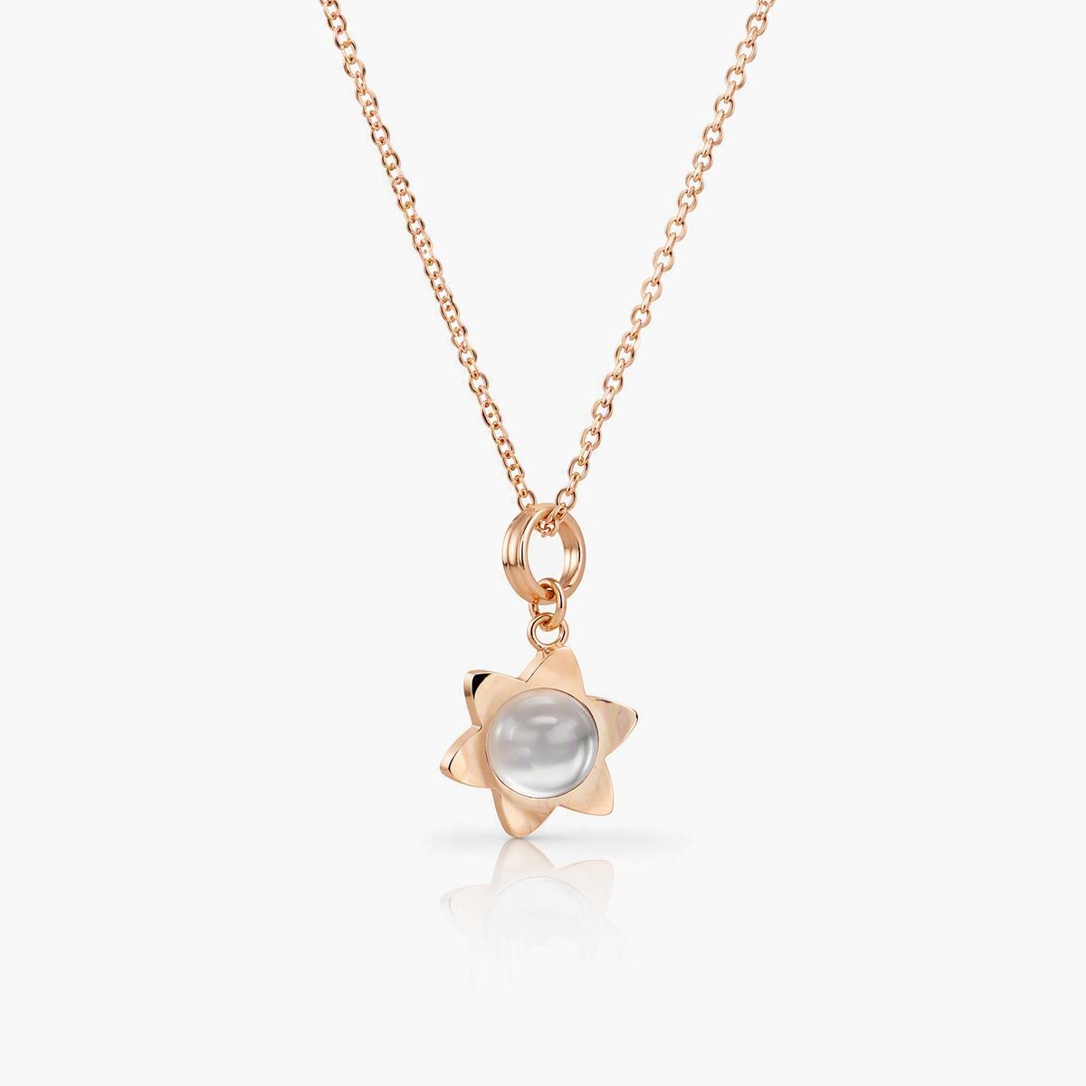 Dainty Flower Pendant Necklace