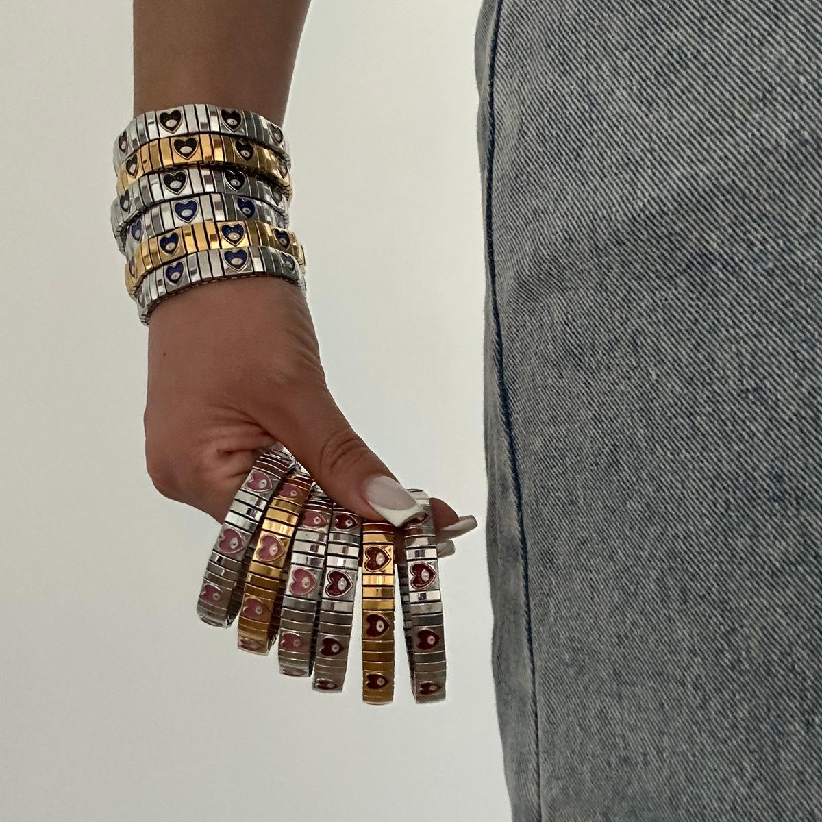 Trendy Heart Charm Bangle