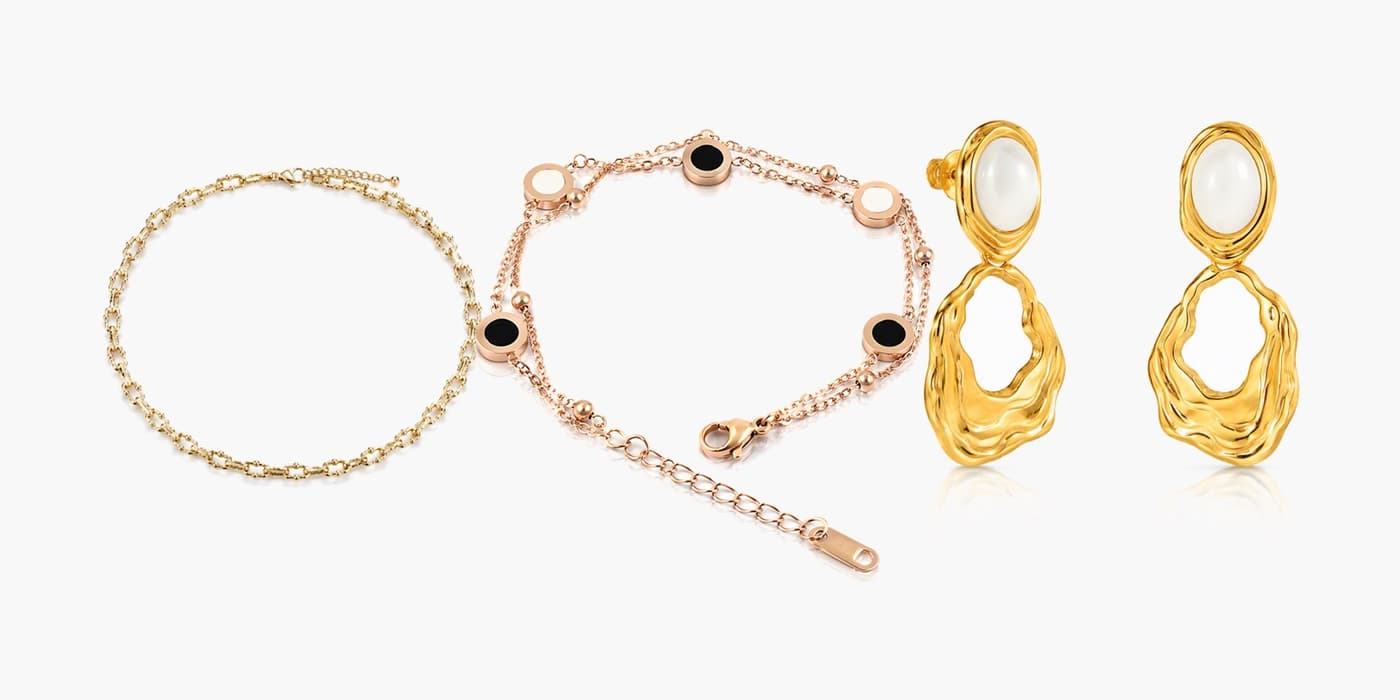 Classic Gold Teardrop Jewelry Set