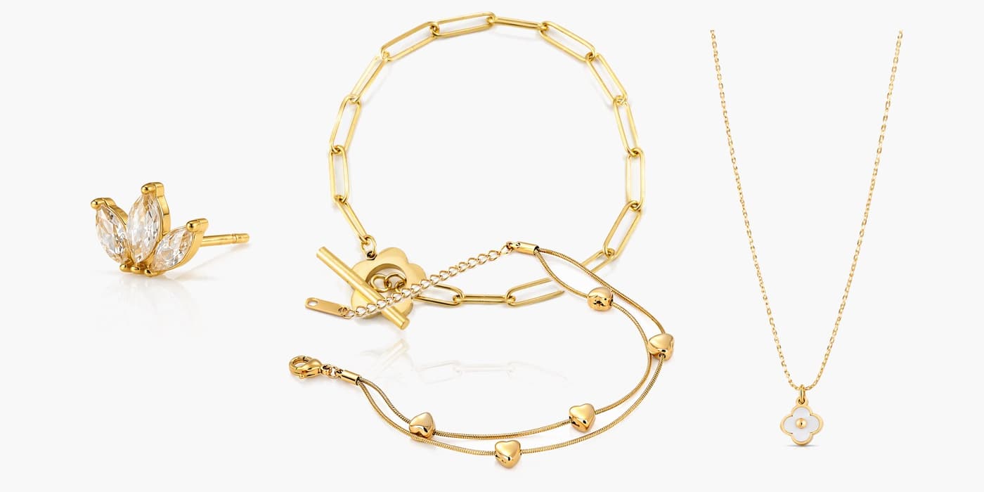 Gold Minimalist Heart Jewelry Layered Set