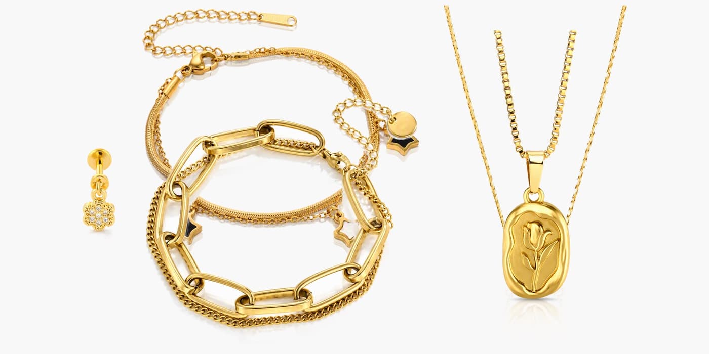 Gold Minimalist Star Jewelry Stack