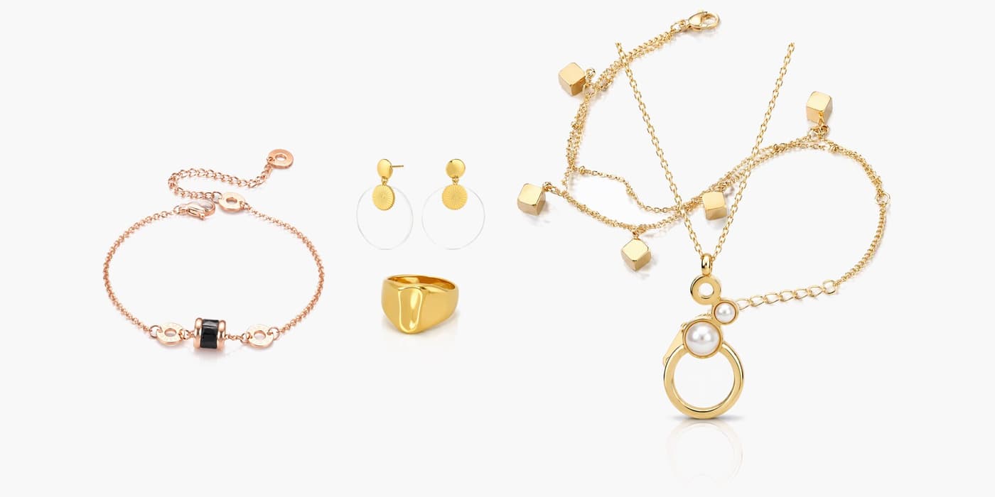 Gold Minimalist Circle Jewelry Stack