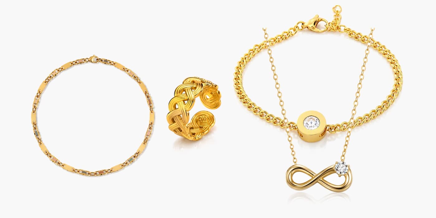 Gold Classic Bar Jewelry Stack
